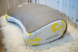 percushion-podushka-s-bluetoothaudiosistemoy-1.jpg